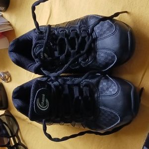 Chasse black cheer youth shoes